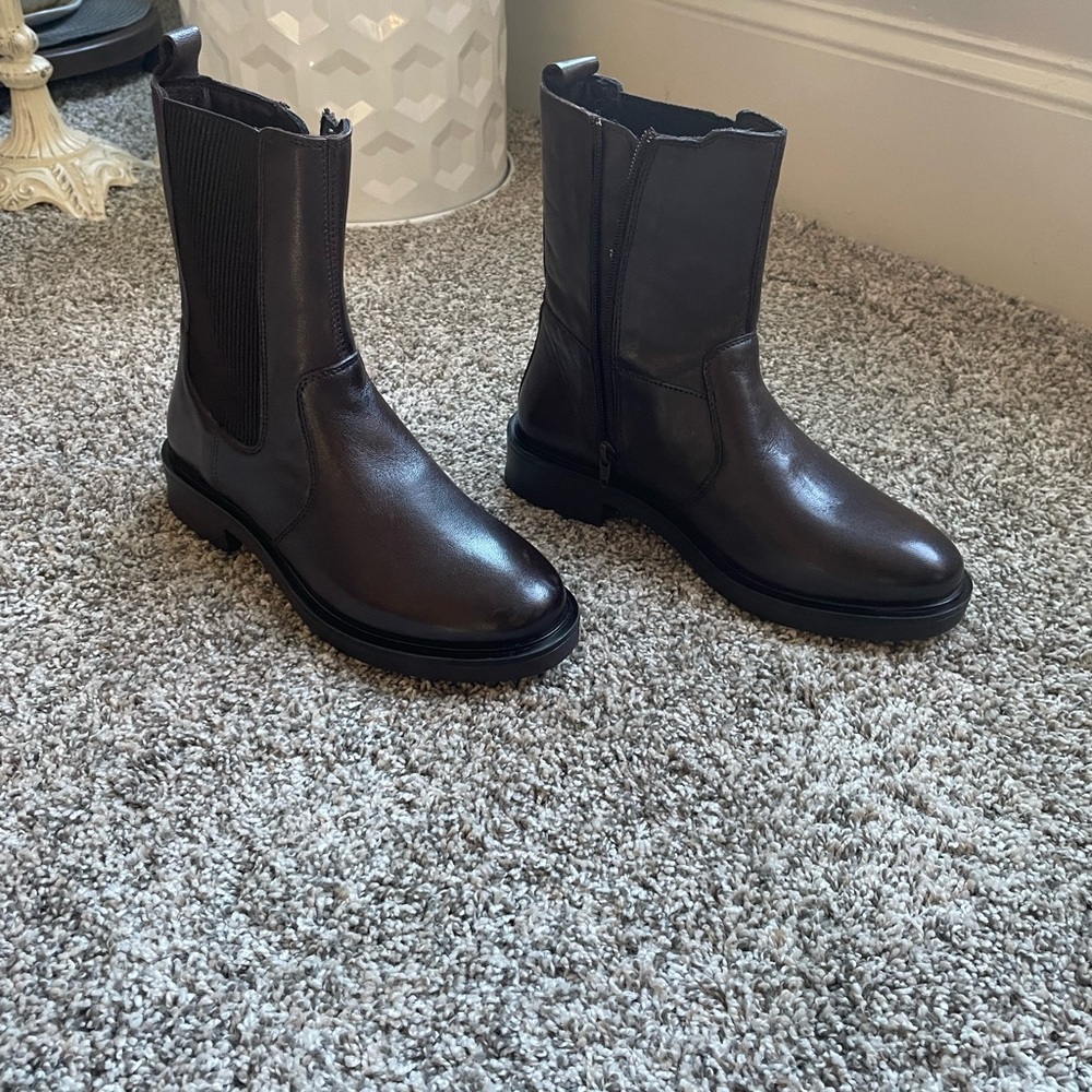 Alberto Torresi beautiful leather boots are new without tags EU 39/8.5/9
